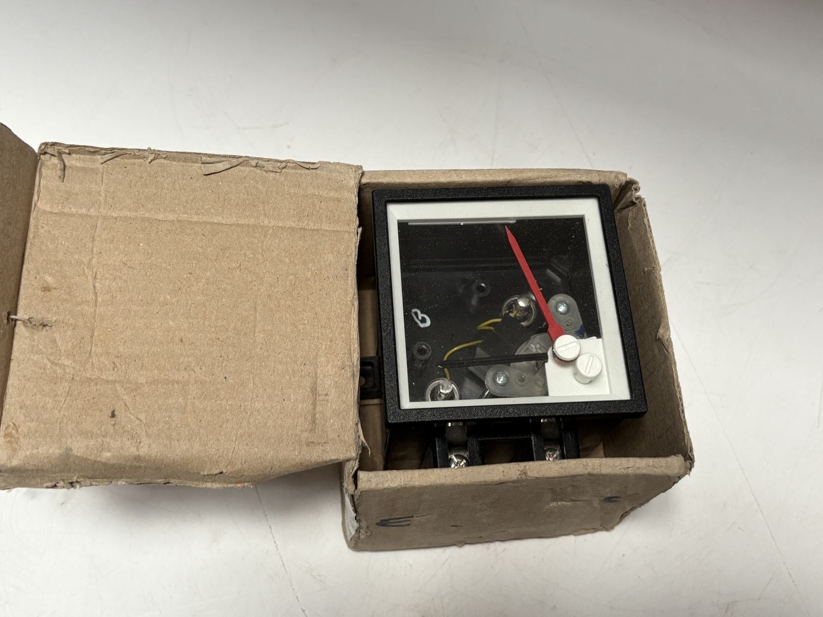 8403/2-0.02/0.04 0-120C Analogue Panel Meter