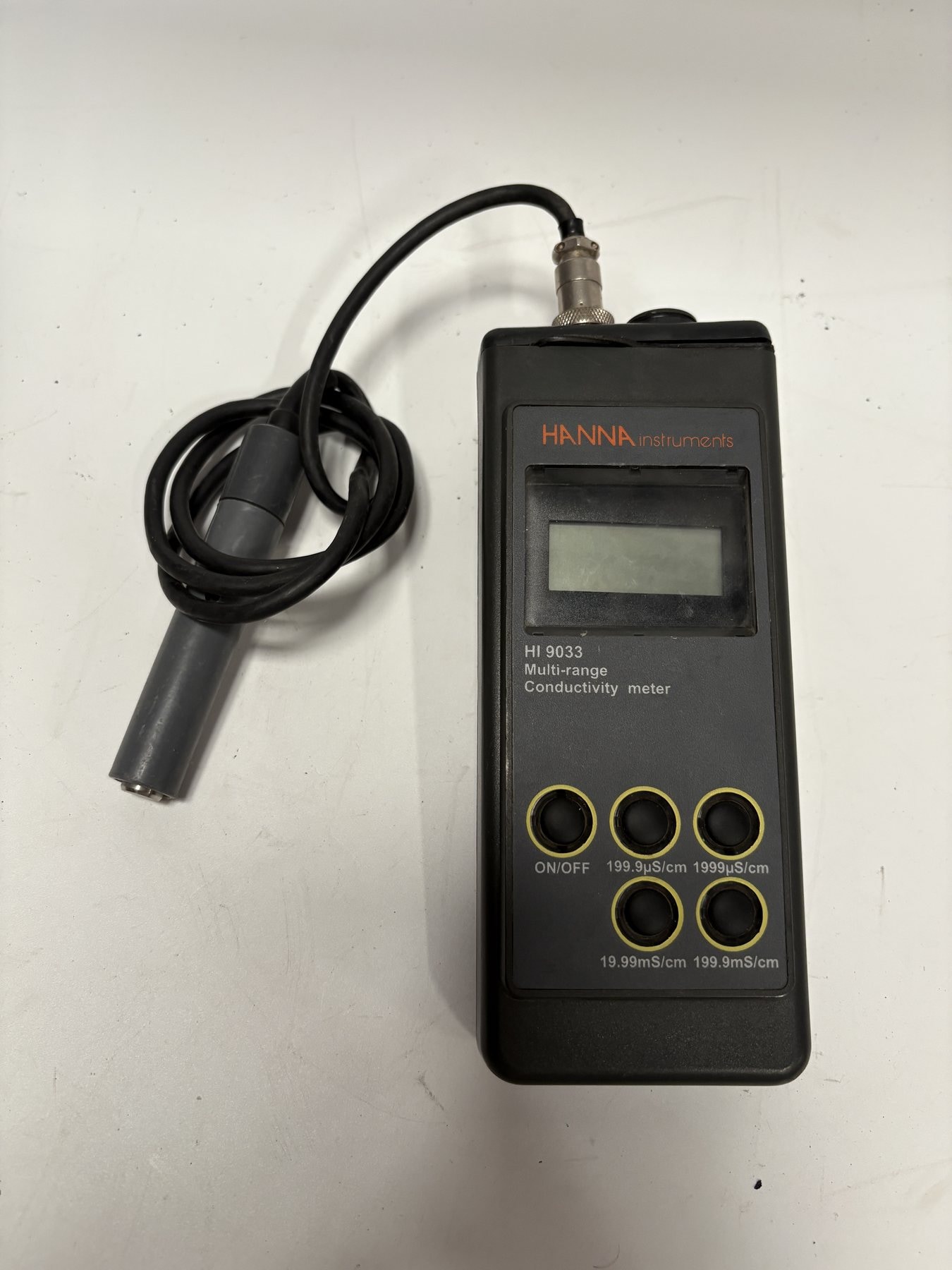 Hanna HI 9033 Multi-Range Conductivity Meter with Probe