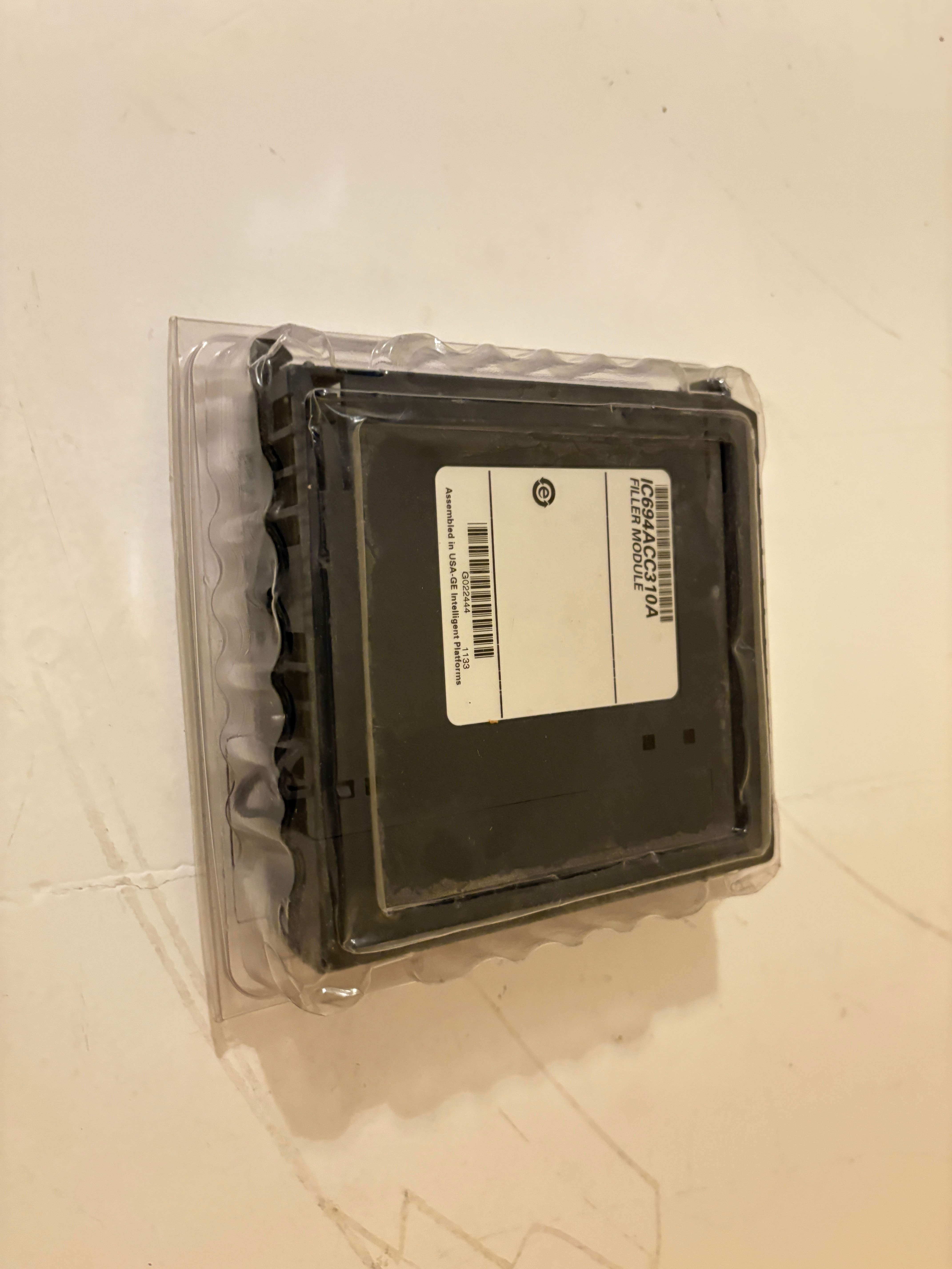 GE Fanuc IC694ACC310A RX3i Filler Module / Slot Cover